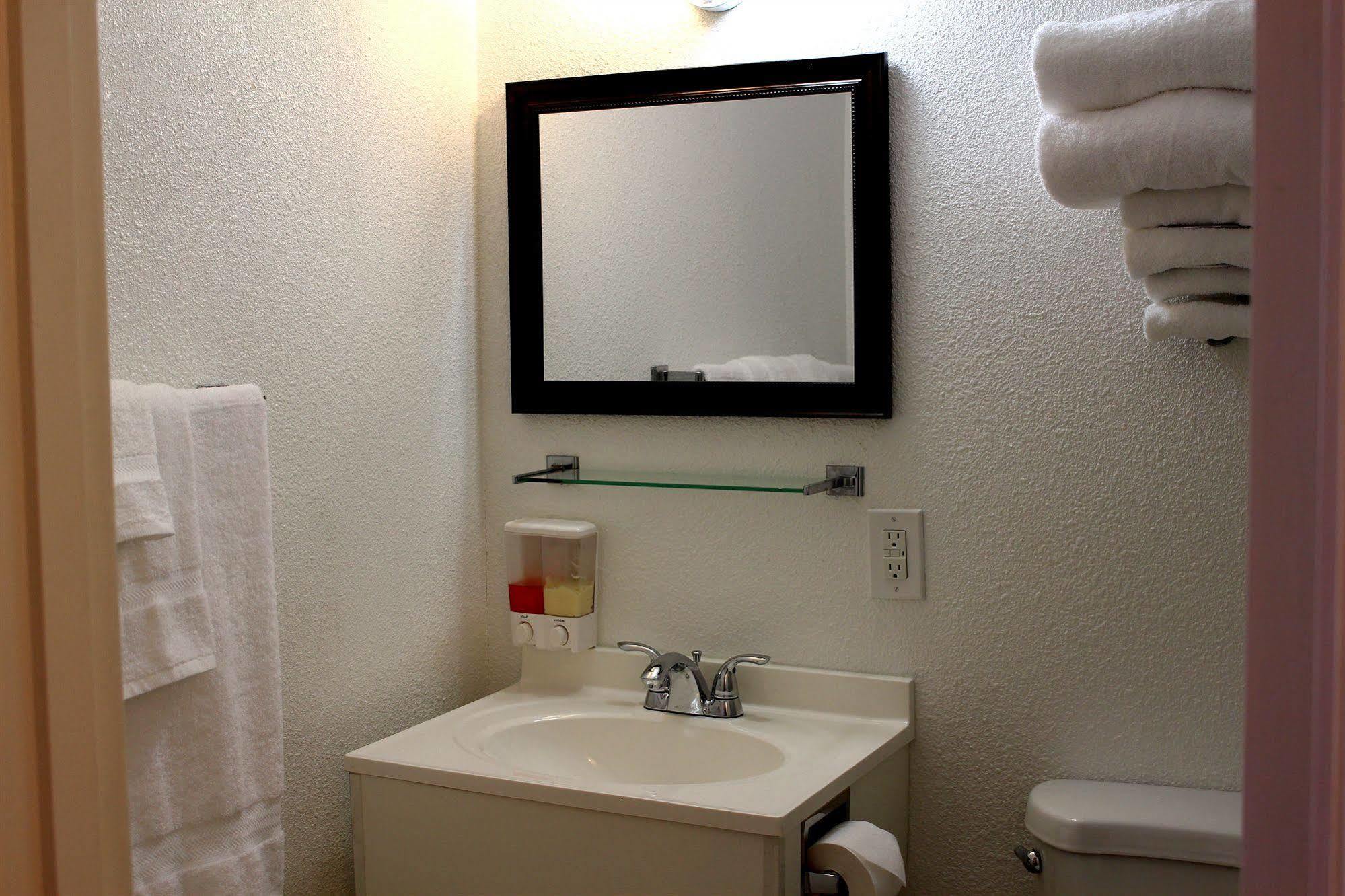 Sovana Inn Medford Dış mekan fotoğraf