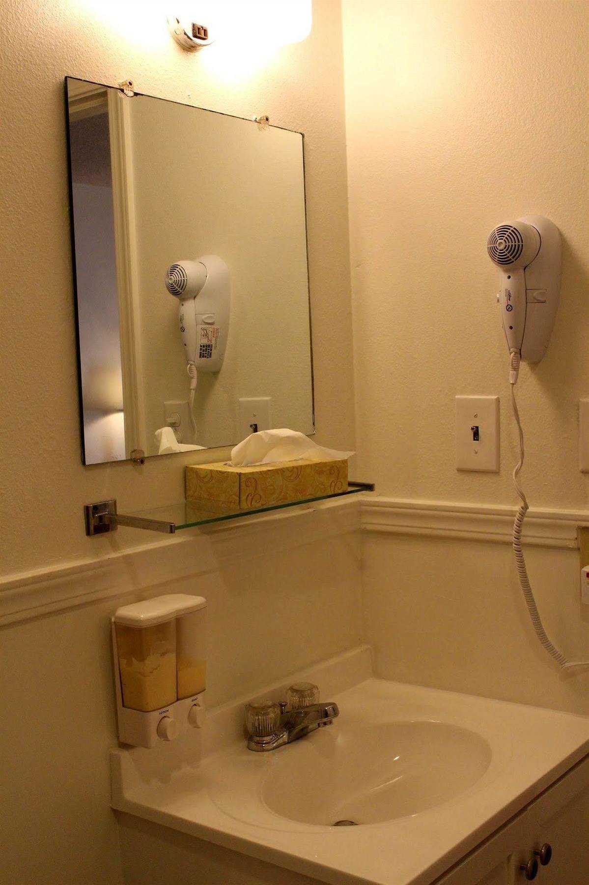 Sovana Inn Medford Dış mekan fotoğraf
